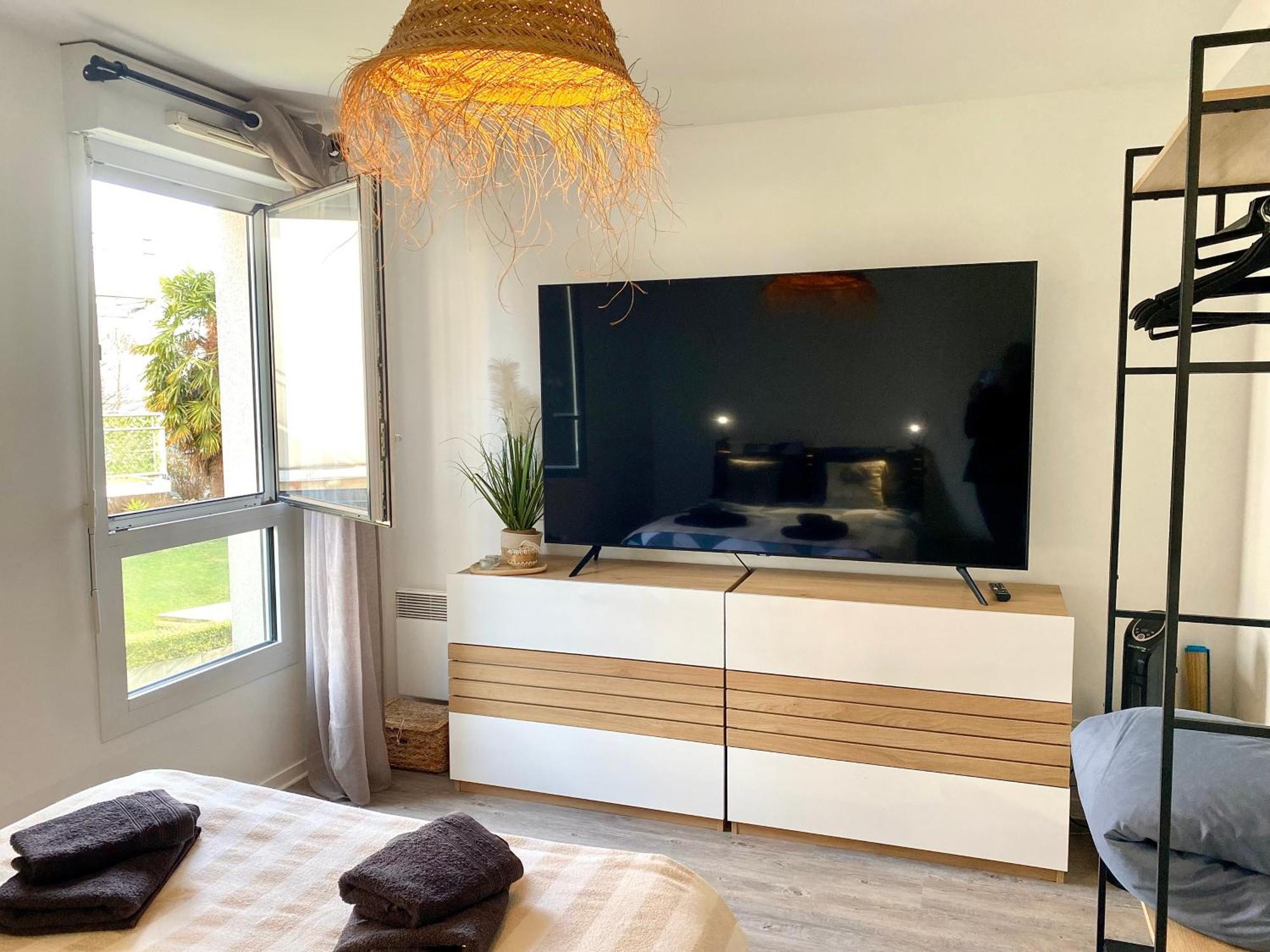 Appartement, Confort, Parking, Terrasse ディナン エクステリア 写真